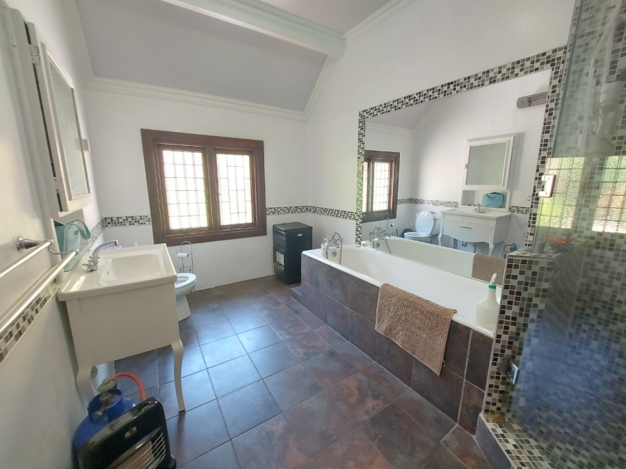 6 Bedroom Property for Sale in Waverley Free State